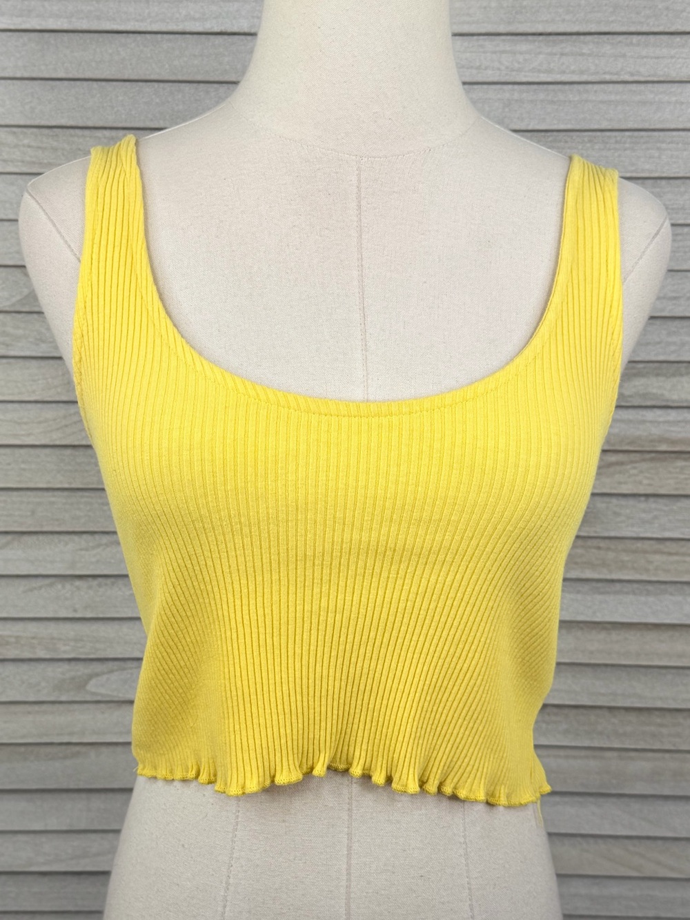 WILD FABLE Yellow Ribbed Cropped Lettuce Hem Tank Top-XS